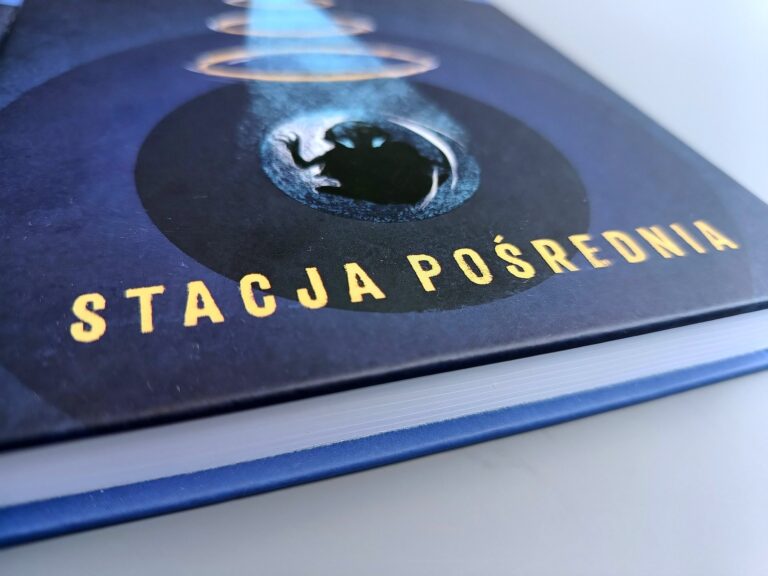 Clifford D. Simak – Stacja Pośrednia (2023, Wydawnictwo Zysk i S-ka)